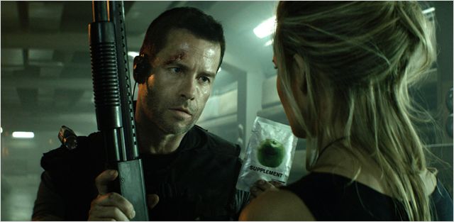 Snow (Guy Pearce) prêt à tout pour sauver la fille du Président