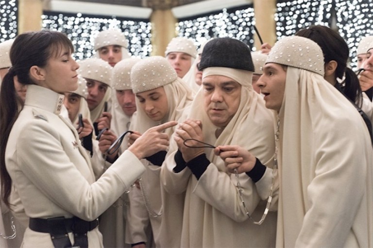 _DSC5811KB_Charlotte-regarde-le-laisson